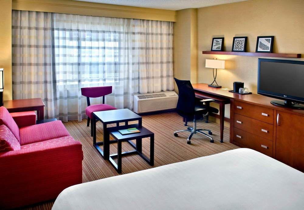 Courtyard By Marriott Jersey City Newport Exteriör bild