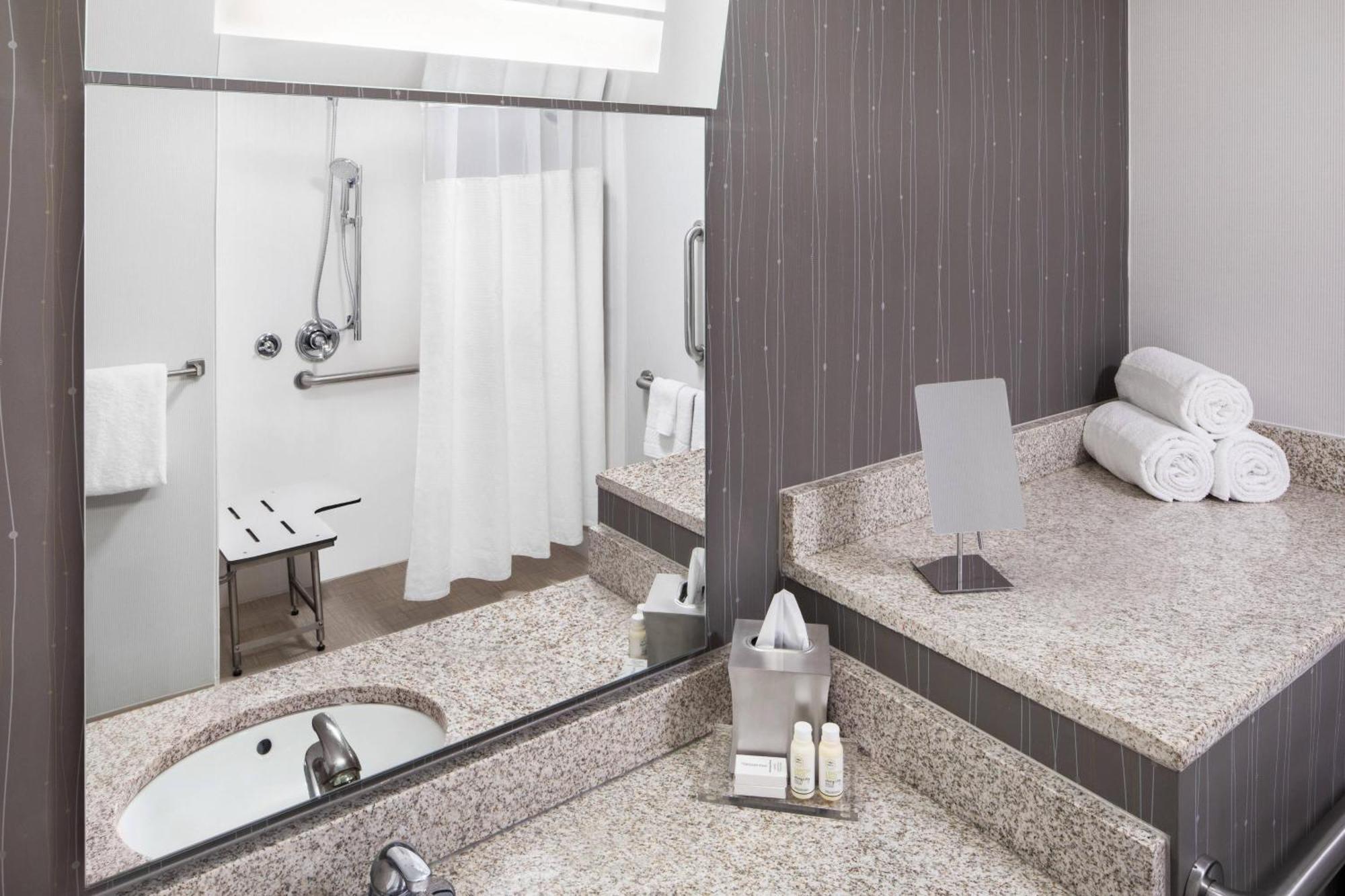 Courtyard By Marriott Jersey City Newport Exteriör bild