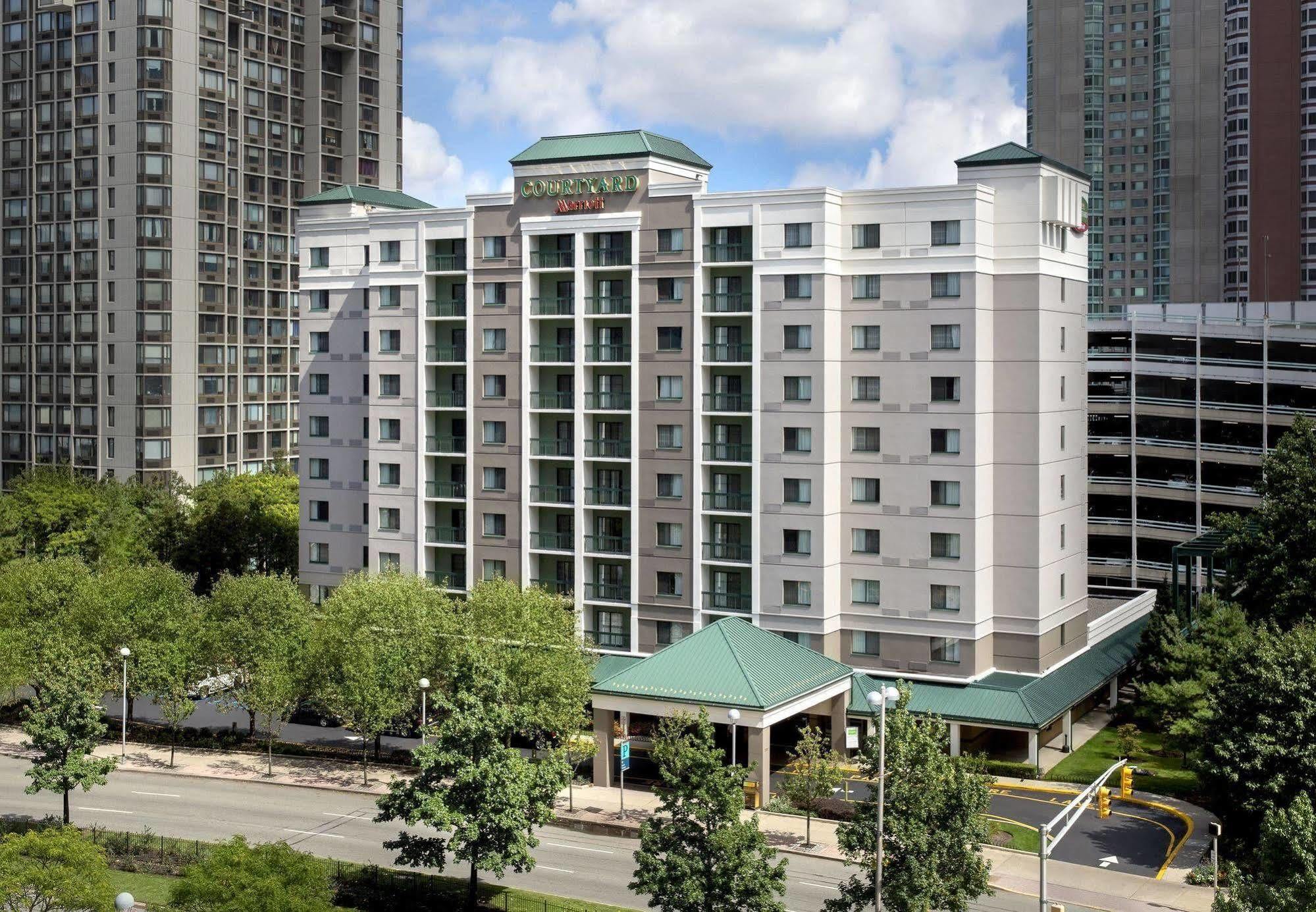 Courtyard By Marriott Jersey City Newport Exteriör bild